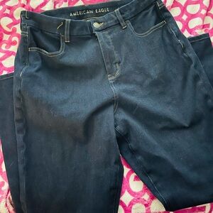 AMERICAN EAGLE HIGH WAISTED JEANS👌🏼✨